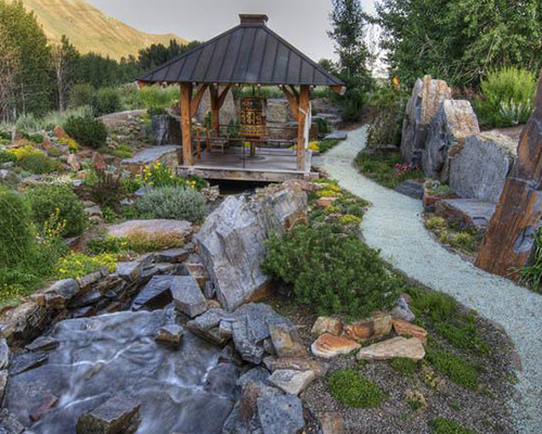 Gimlets in the Garden: SBG’s 30th Anniversary