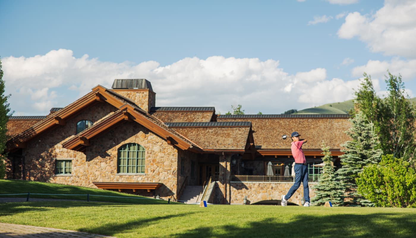 svr_summer_golf_tim_salisbury_trail_creek_tee